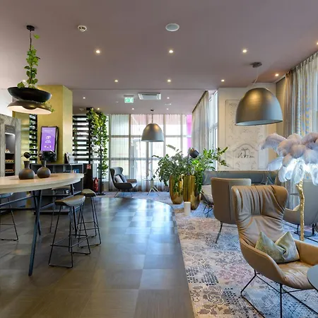 מלון Mercure Am Mainufer 3*