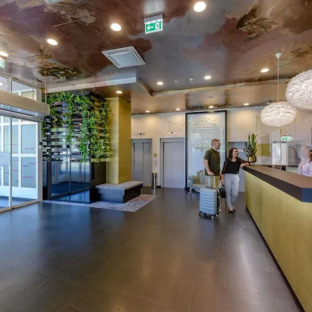 Mercure Am Mainufer Hotel 3*