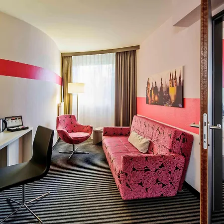 Mercure Am Mainufer וירצבורג