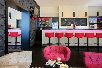 Mercure Am Mainufer וירצבורג