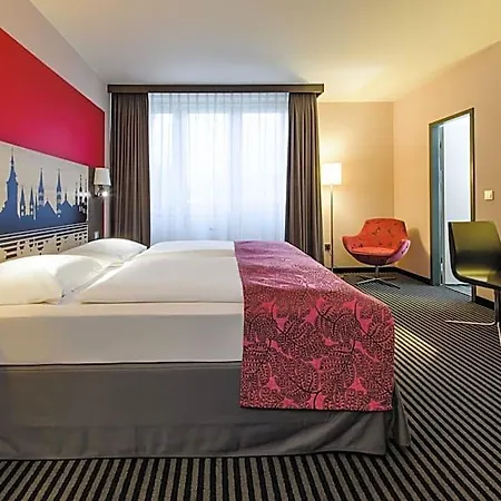 Mercure Am Mainufer 3* וירצבורג